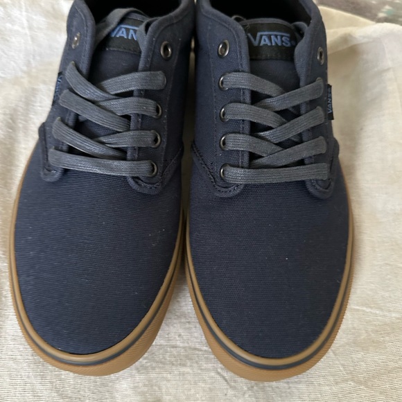 Vans - Picture 2 of 5